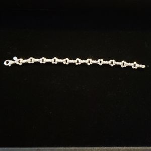 Premier Design silvertone bracelet 7.5"